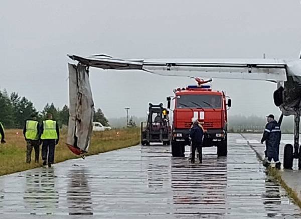 В Иркутской области экстренно сели два самолёта – у одного оторвало крыло 