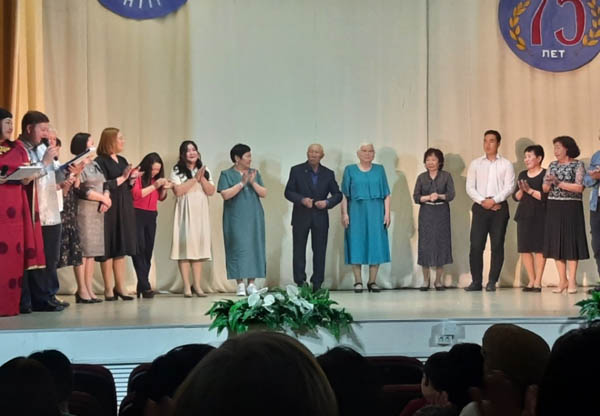 В Бурятии народный театр отметил 55-летний юбилей 