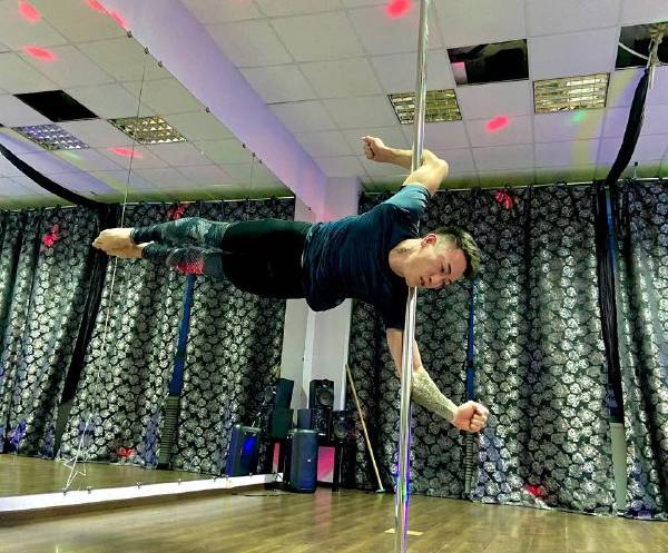 Танцор на пилоне и воздушный гимнаст Сергей Дармаев: «Прошу не путать со стриптизом» 
