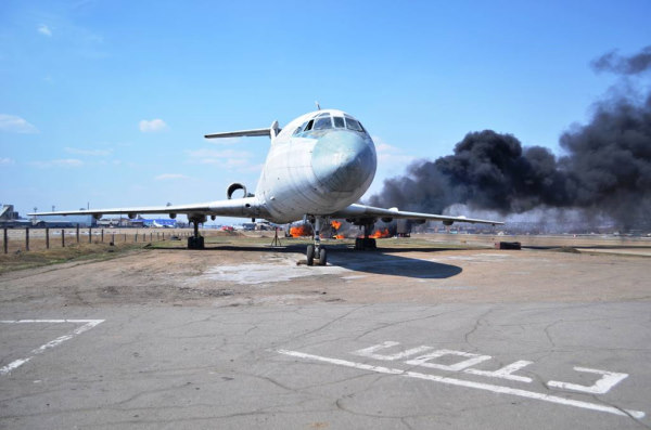 В аэропорту Иркутска потушат самолёт 