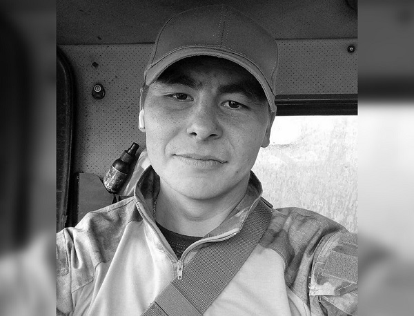  В Улан-Удэ простились с мобилизованным, погибшим на СВО в День Победы