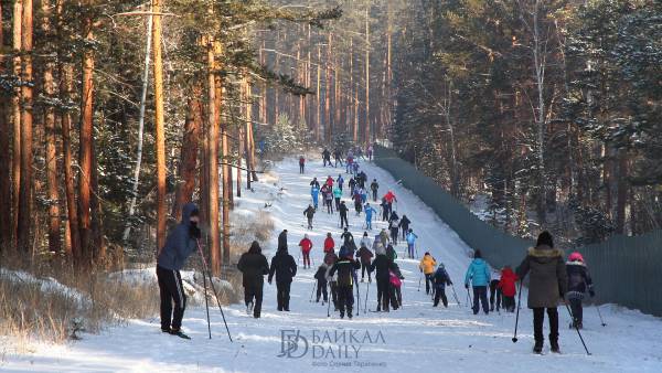 «Коньки, лыжи наготове»: Улан-Удэ готовится к зимнему спортивному сезону 