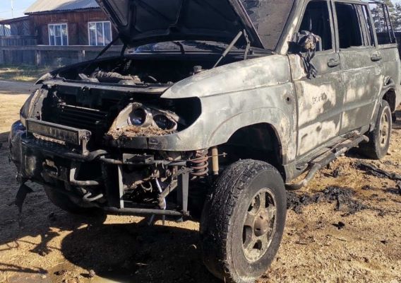 Житель Бурятии пострадал, пытаясь потушить горящий автомобиль