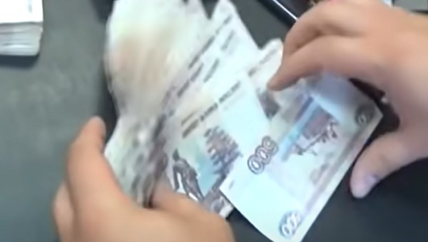 В Бурятии сотрудник почты украл из кассы более полумиллиона рублей 