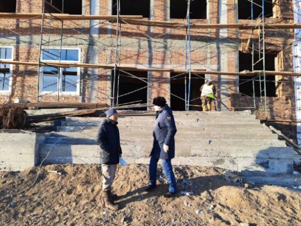В Бурятии прокуратура контролирует строительство новой школы на 176 мест 