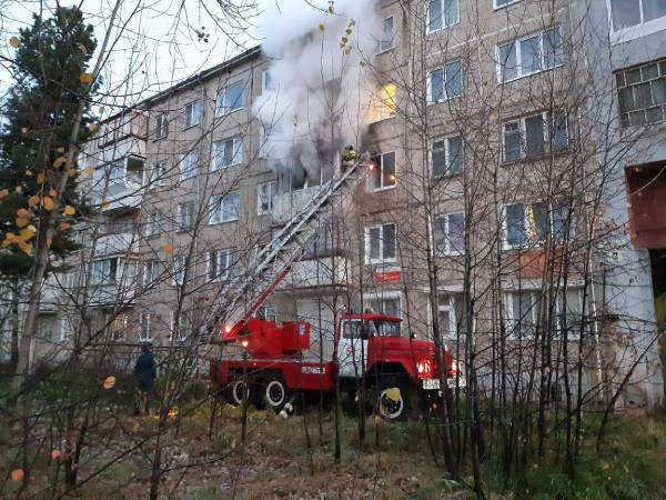 В Иркутске из-за загоревшегося пауэрбанка произошёл пожар в пятиэтажке 