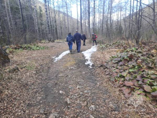 В Иркутской области в лесу спасли босоногую туристку