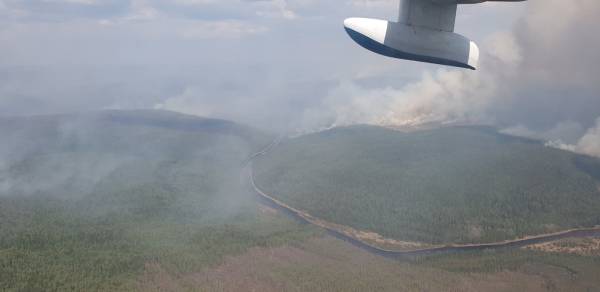 В Иркутской области в тушении лесного пожара участвует самолёт-амфибия