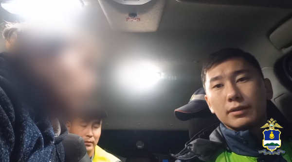 В Улан-Удэ мать водителя-подростка пыталась подкупить инспекторов ДПС