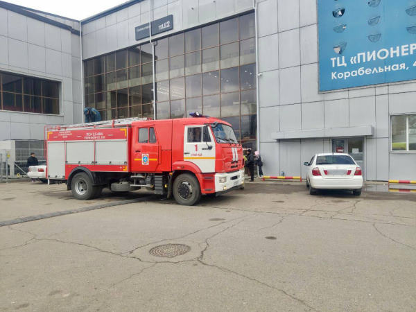 В Улан-Удэ из-за возгорания эвакуировали посетителей ТЦ «Пионер» 