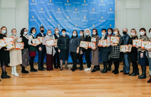 В Улан-Удэ наградили волонтёров школ, ссузов и вузов