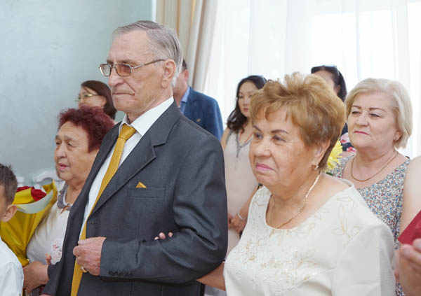 В Улан-Удэ семья отпраздновала «Золотую свадьбу»