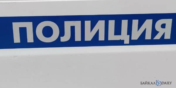 Водитель из Иркутска украл деньги из бардачка машины в Улан-Удэ 