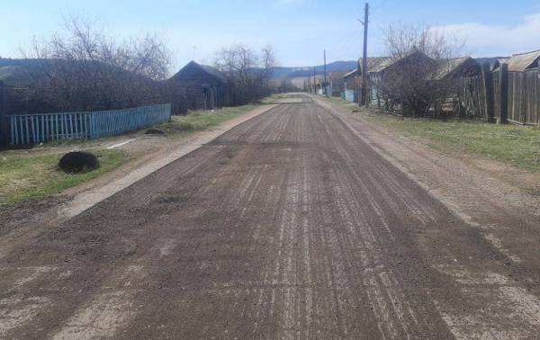 В Бурятии в селе Надеино начали долгожданный ремонт дороги 
