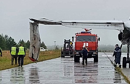 В Иркутской области экстренно сели два самолёта – у одного оторвало крыло 