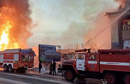  В Иркутской области назвали причину пожара в торговом центре 