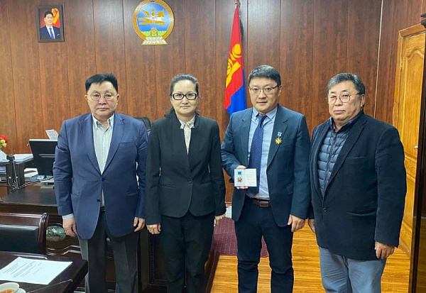 Руководитель Центра экспорта Бурятии получил почётное звание Монголии