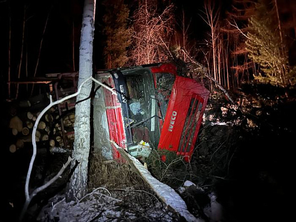В Бурятии неуправляемый грузовик задавил насмерть своего водителя