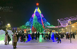 В Улан-Удэ демонтируют новогодний городок