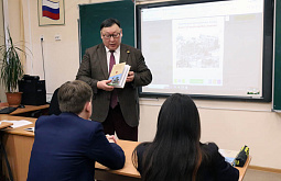 Школьников Бурятии учат по новому учебнику истории республики