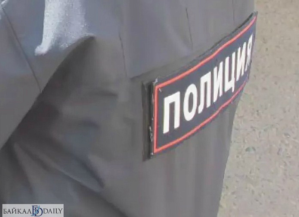 В Иркутске женщина набросилась с ножом на полицейских