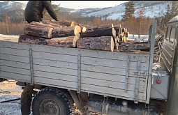 В Бурятии лесники помогли дровами нуждающимся семьям участников СВО