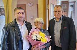 Жительницу Северобайкальска поздравили с 90-летием