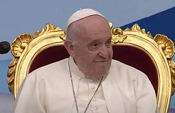 Папа римский оправдался за высказывание о «жестокости» бурят и чеченцев
