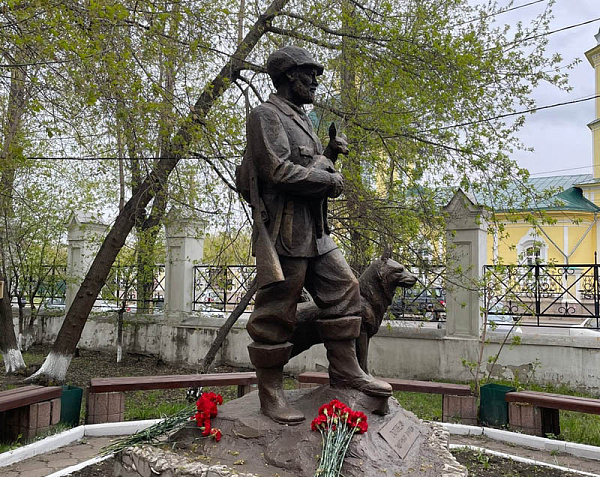 В Иркутске установили памятник охотоведам