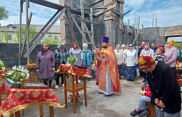 В посёлке Бурятии прошла первая литургия в строящемся храме