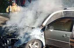 В Улан-Удэ на улице Терешковой сгорел автомобиль