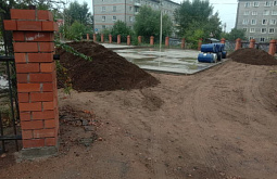 В Улан-Удэ возле школы нашли опасную парковку 