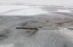 В Бурятии легковушка провалилась под лёд 