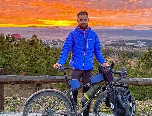 В дацан опоздал: Блогер-велосипедист посетил Бурятию