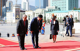 Генсек ООН отдал дань уважения памятнику Чингисхана