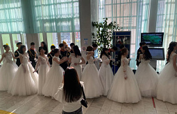 В Улан-Удэ 29 пар кружились на благотворительном балу