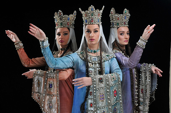 Жителям Бурятии покажут одежду народов Кавказа